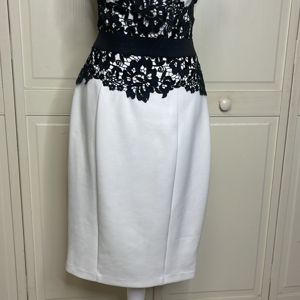 New York & Company Women’s White Sheath Dress Black Lace Accent Size Medium - Picture 4 of 12